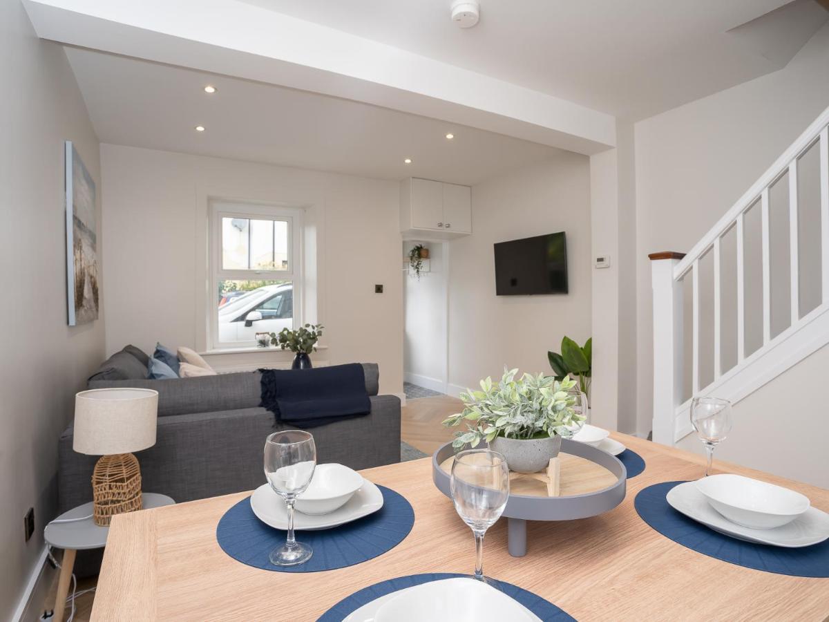 The Views Townhouse Villa Newcastle  Exterior photo